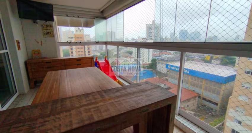 Apartamento com 111m², 3 quartos sendo 1 suíte, 2 vagas, varanda e churrasqueira na Ponta da Praia