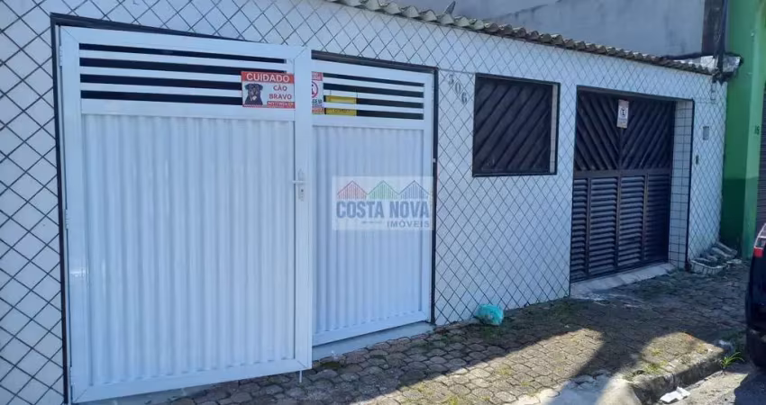 Casa com loja comercial de dois dormitórios a venda em excelente localização!