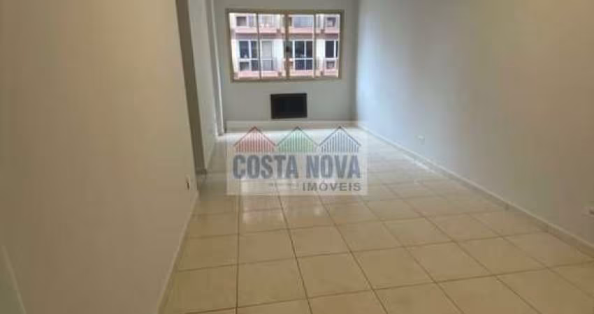 Apartamento com 80 m², 2 quartos, 2 banheiros,  1 vaga, a uma quadra da praia