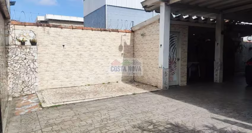 Casa em Santos, no Estuario de 264m², proximo Supermercado Mercado Atacadista
