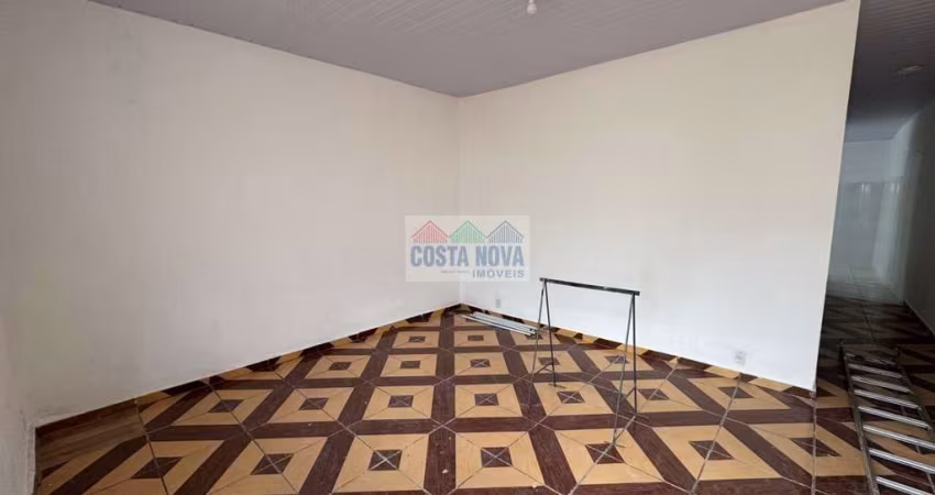 Casa com 70 metros quadrados localizada na Rua Amauri Durval.