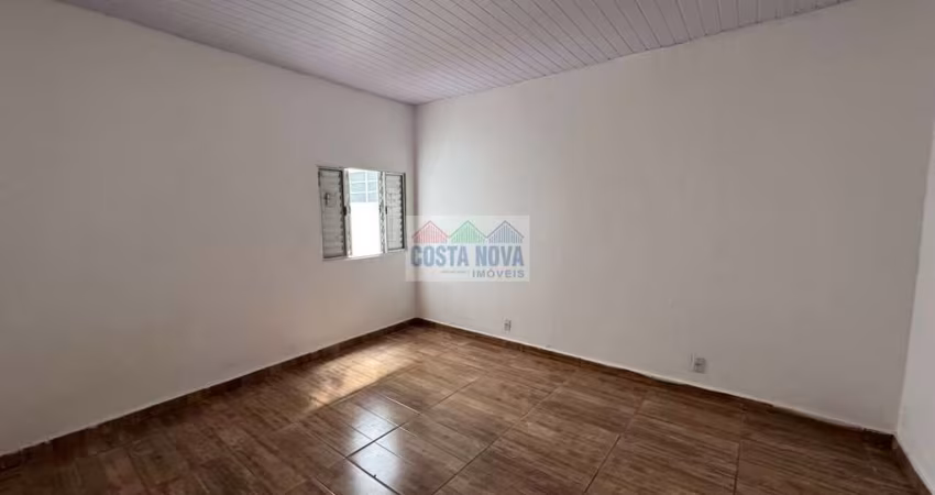Casa com 70 metros quadrados localizada na Rua Amauri Durval.