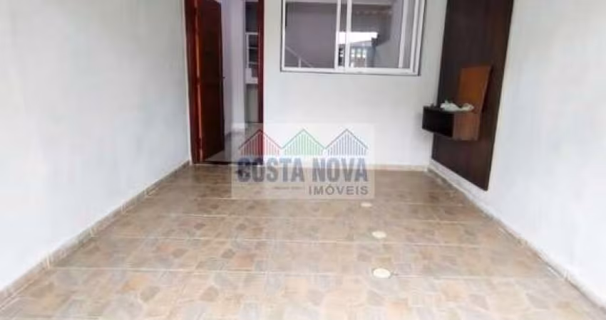 Sobrado geminado com 2 quartos e 2 banheiros na Vila Antártica em Praia Grande