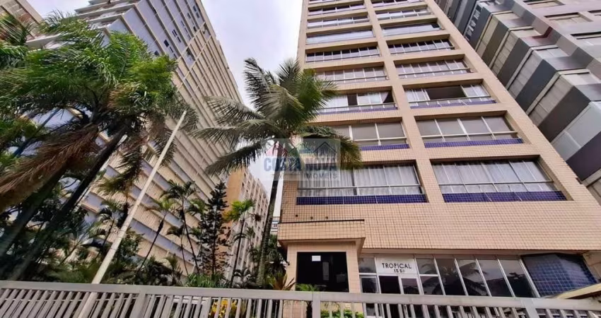 Apartamento com 3 dormitórios, 1 suíte, elevador privativo e Vista Mar - no Itararé / São Vicente
