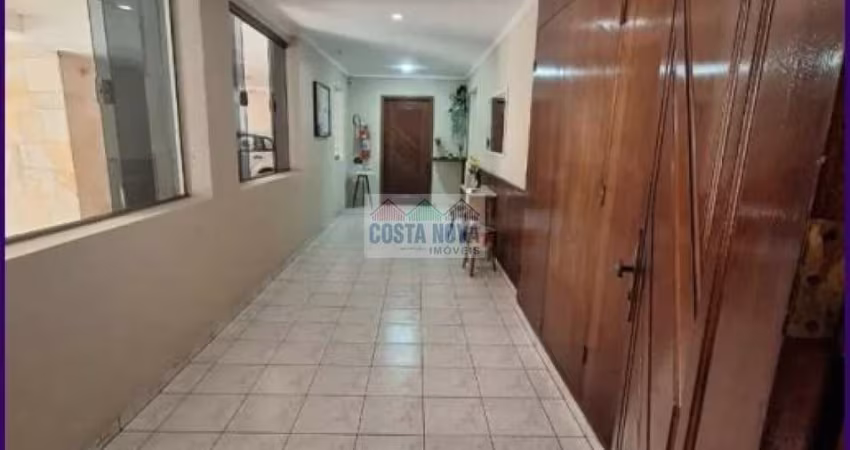 Apartamento com 38m², com 1 quarto a uma quadra da praia.