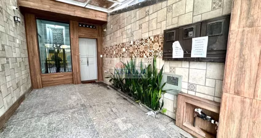Sobrado com 3 quartos, 3 banheiros, 1 vaga de garagem no bairro gonzaga em santos.