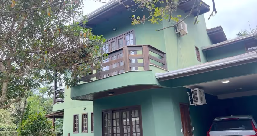 Casa 3 quartos (1suite), piscina, próximo beira-mar praia de taquaras, balneário camboriú,sc.