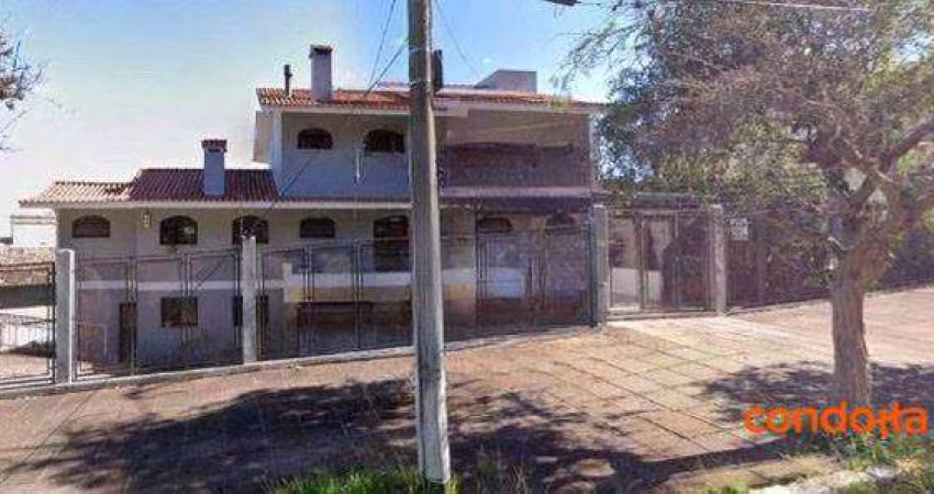 Belíssima casa com 5 dormitórios no bairro Tristeza