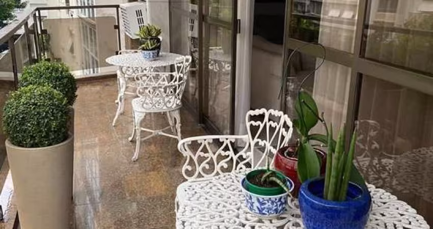 Apartamento a Venda com 4 dormitórios e 2 vagas no Gonzaga em Santos/SP