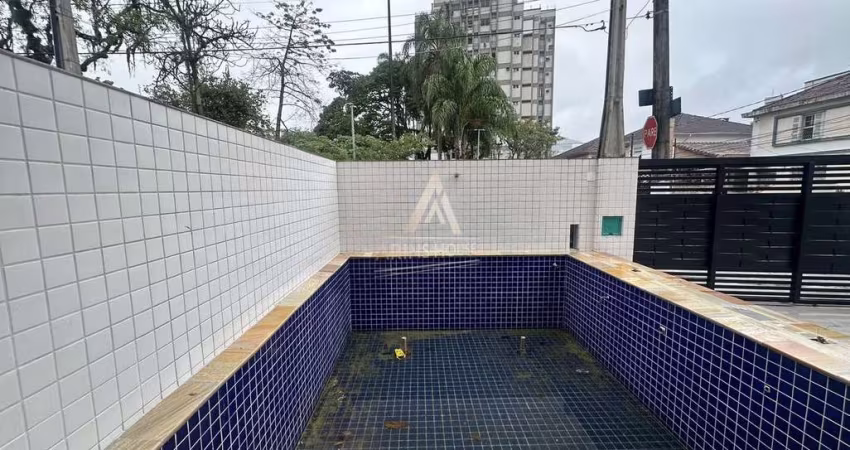 Casa a venda com 140m², 3 suítes, 2 vagas e piscina na Vila Belmiro -Santos SP