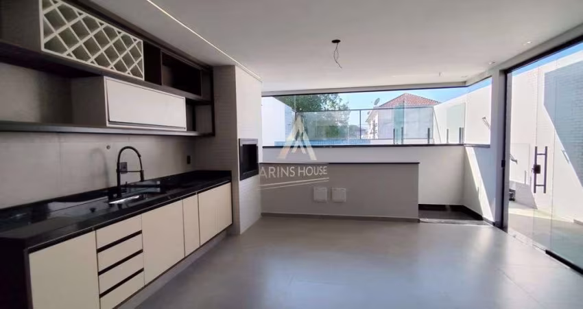 Casa Sobreposta Alta a Venda com 290m², 4 Suítes, 2 vagas no Embaré em Santos