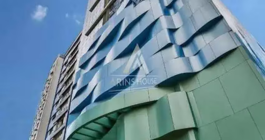 Apartamento studio mobiliado na quadra da praia a venda na pompéia em santos/sp