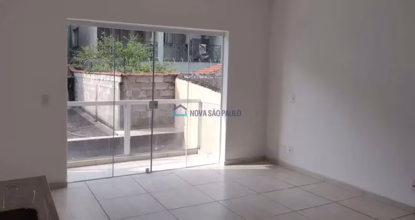 Kitnet / Stúdio para alugar na Rua Boçoroca, --, Vila Mira, São Paulo