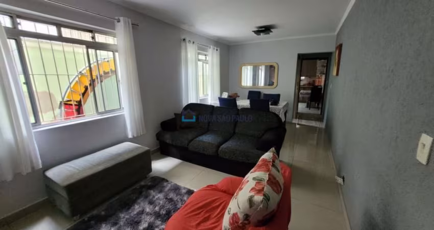 Casa para alugar com 4 Dorms e 2 Vagas !