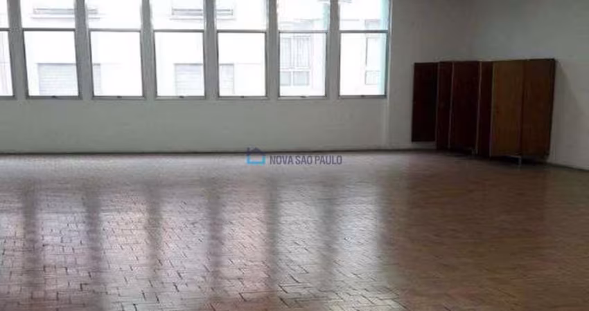 Conjunto comercial com 422m² no Centro  de  São Paulo