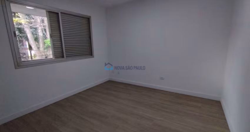 sobrado comercial, Trav. Av. Jurucê, prox. a Av. Rubens Berta
