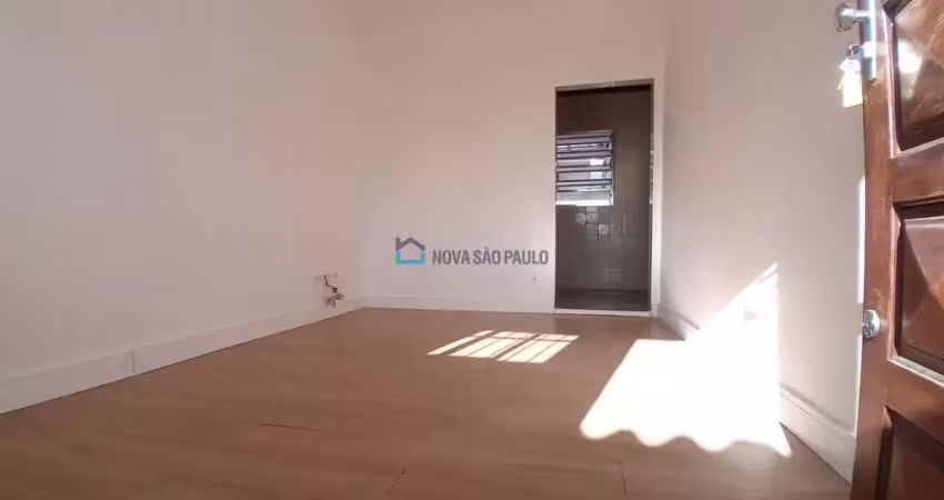 Casa com 2 quartos para alugar na Rua das Aningas, --, Vila Parque Jabaquara, São Paulo