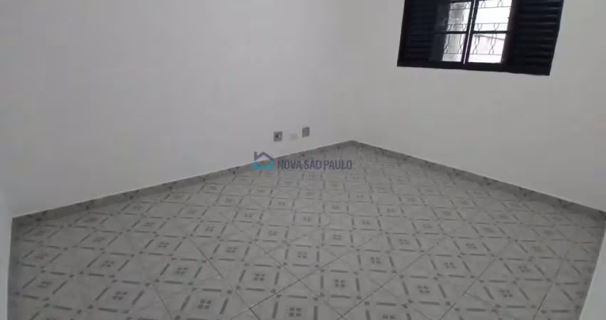 Casa assobradada residencial, com 50m² na região da cursino