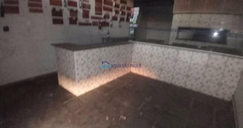 Salão comercial de 60m² com forno em excelente localização