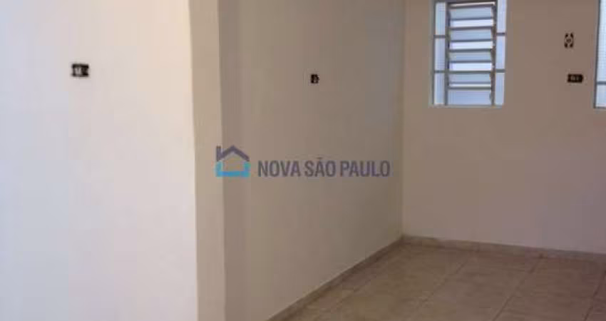 Casa com 01 Dormitório e 02 vagas de garagem !! Jabaquara