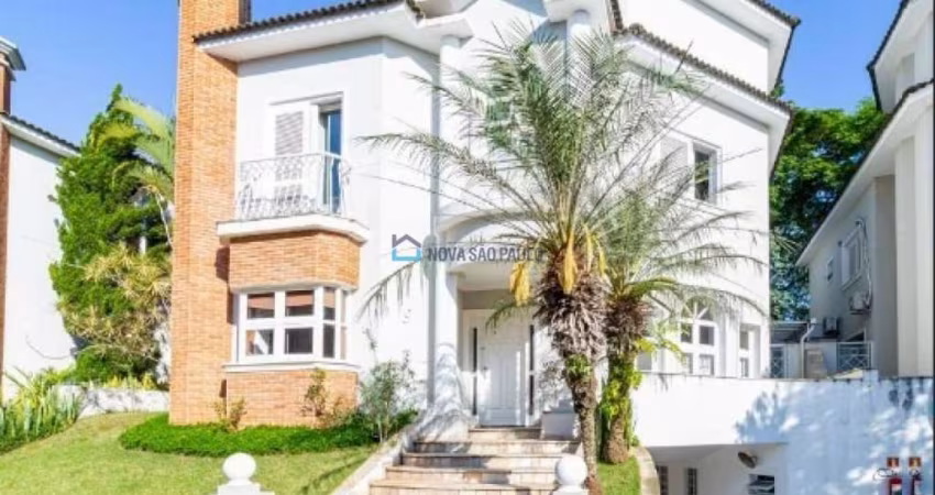 Casa de 531m² Condomínio Fechado