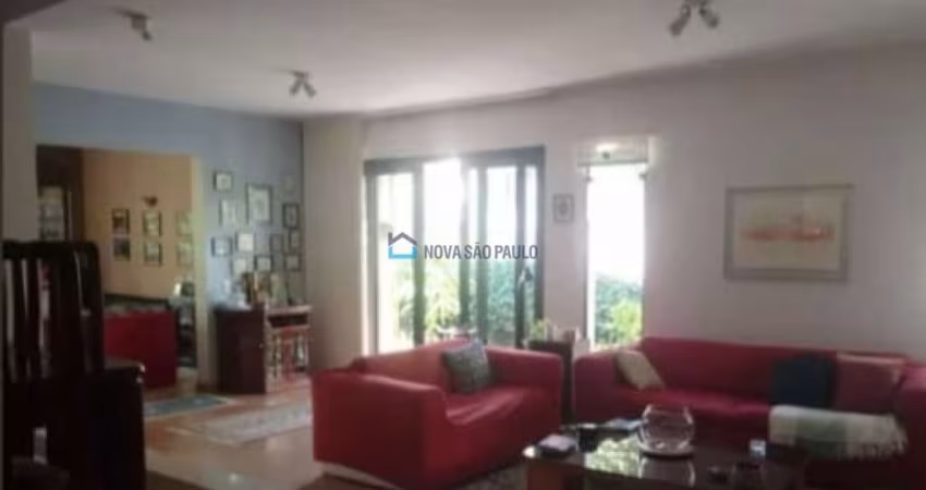 Casa Locação na Chácara Flora 359 m2| 4 suítes| sala| 7 banheiros| 4 vagas