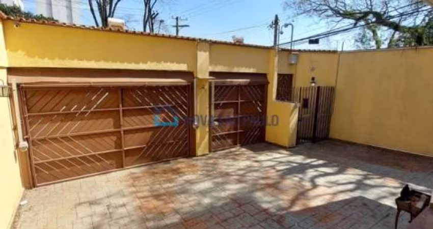 Excelente sobrado para locação! Residencial ou comercial. A 950 metros do metrô São Judas!