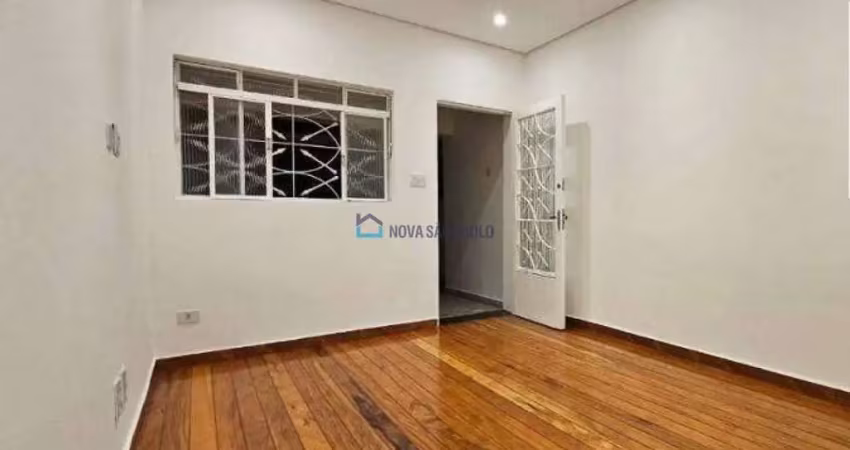 Casa com 2 quartos para alugar na Rua Visconde de Guaratiba, --, Vila Gumercindo, São Paulo