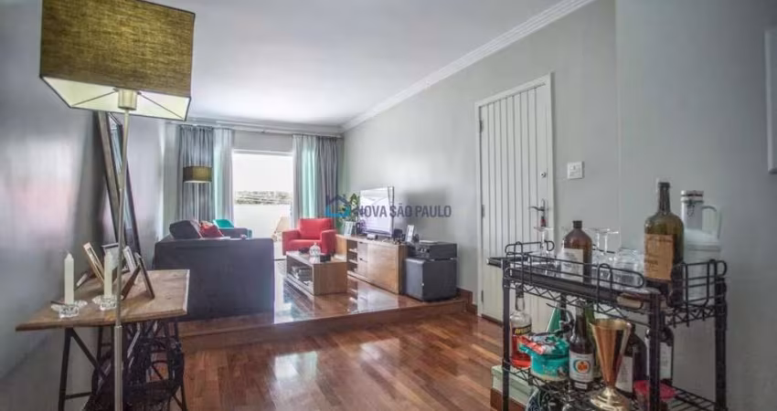 Sobrado com 163m² 3 dorms sala estar e jantar cozinha banheiro lavabo lavanderia 2 vagas de garagem.