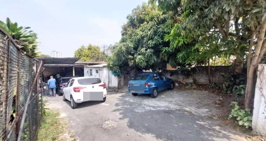Terreno de 400m² localizado na Vila Santo Estéfano