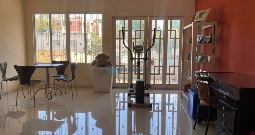 Casa comercial /  Residencial com 05 Dorms, sendo 03 suítes e 06 vagas de garagem - Bosque da Saúde