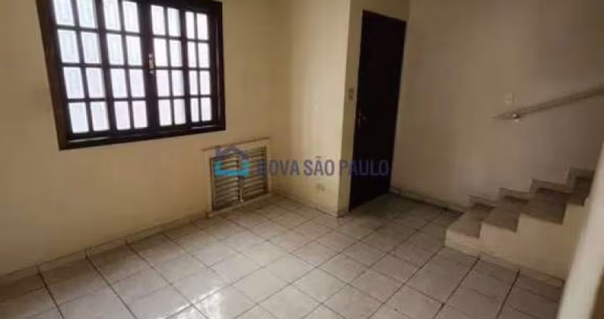 Sobrado com 2 Dorms na Vila Gumercindo