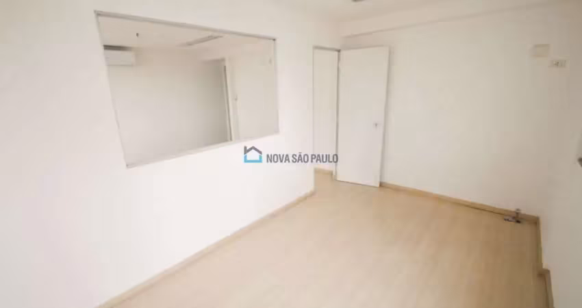 Sala comercial com 1 sala para alugar na Avenida Jabaquara, --, Mirandópolis, São Paulo