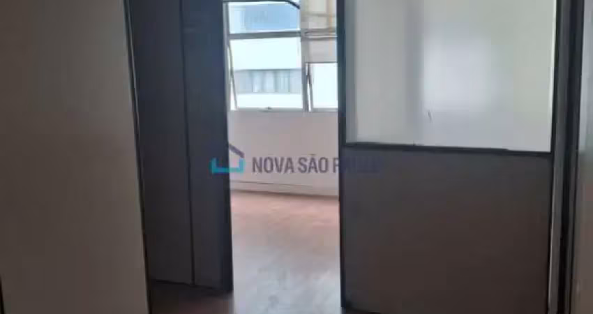 Local priveligiado, corredor comercial, pronto para ser utilizado