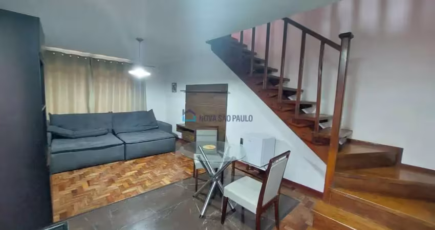 Sobrado residencial com 2 quartos , 2 vagas de garagem e edícula mobiliada nos fundo
