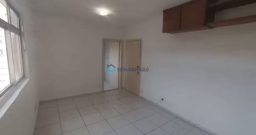 Kitnet  34m² , cozinha, banheiro e área de serviço individuais