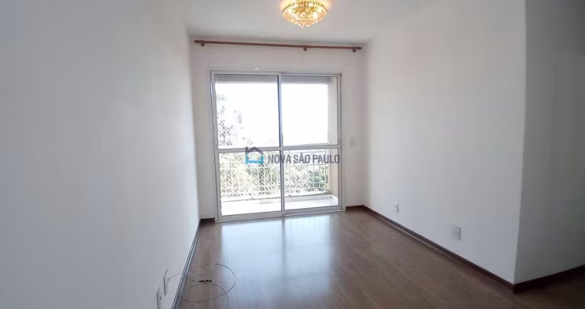 Jardim Celeste, Apartamento em Condomínio Clube com 75m² de área útil.
