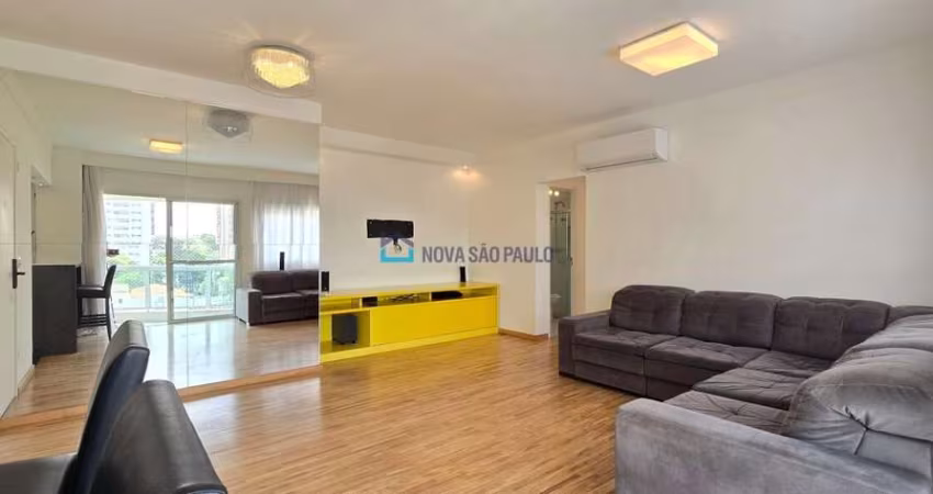 Apartamento com Sacada Gourmet perto do Metrô Vila Mariana - 02 Vagas