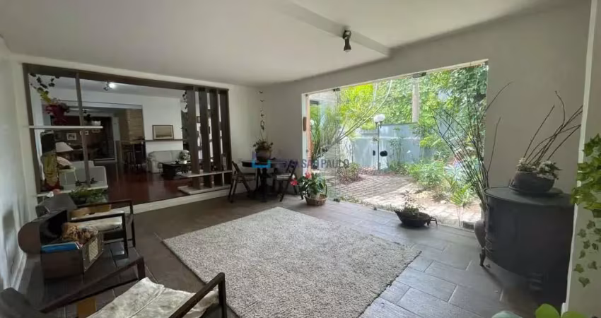 Sobrado de esquina para locação, no Campo Belo, 222m²