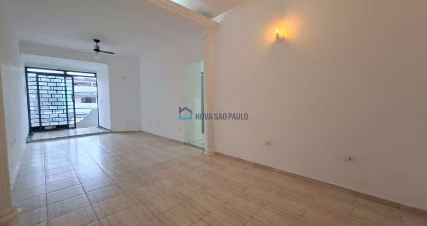 Casa na Vila Do Encontro para locação 03 dormitórios e 04 vagas de garagem