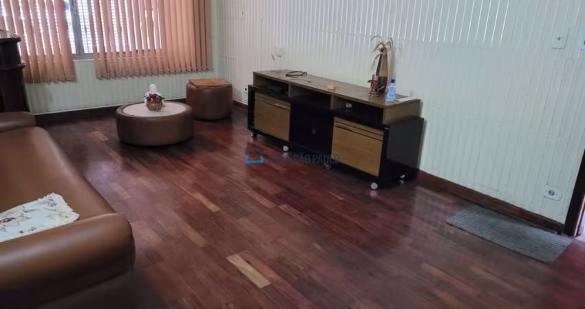 Sobrado para Locação com 3 quartos, 1 suíte e 02 vagas de garagem - Bairro Saúde