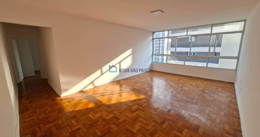 Apartamento para locação! A 260 metros a pé do metrô Santa Cruz!