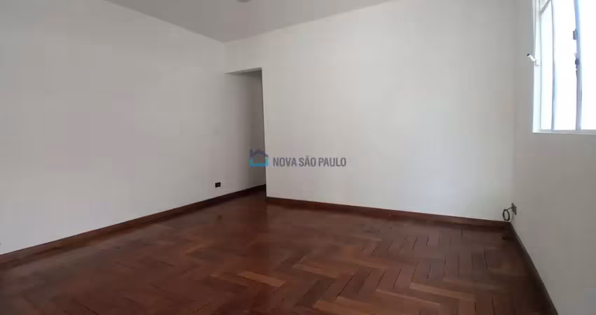 Casa com 2 quartos para alugar na Rua Correia Galvão, --, Jardim da Glória, São Paulo