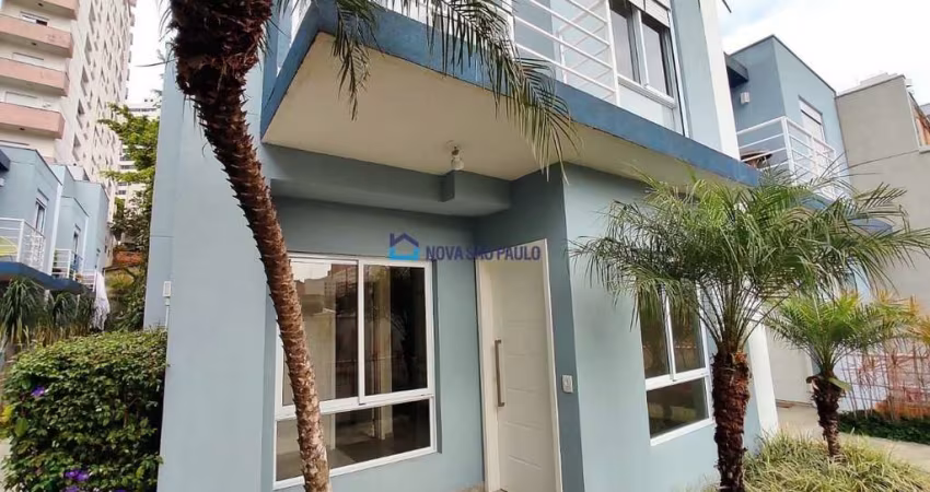 Casa de condominio fechado na Aclimação, exelente localização