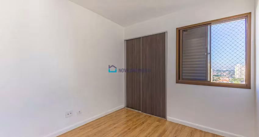 Apartamento com sacada  3 quartos sendo 1 suíte  para locação em vila clementino.
