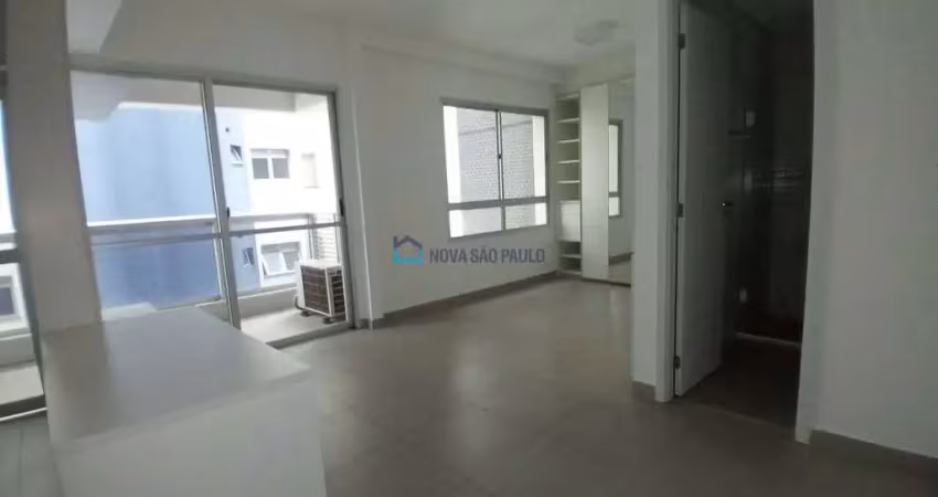 Apartamento para alugar, na saúde com 1 quarto e 1 vaga de garagem.