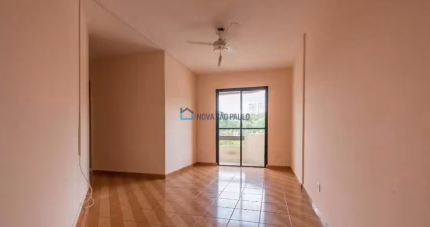 Ótimo apartamento 2 dorm., com 1 vaga de garagem, em vila santa catarina.