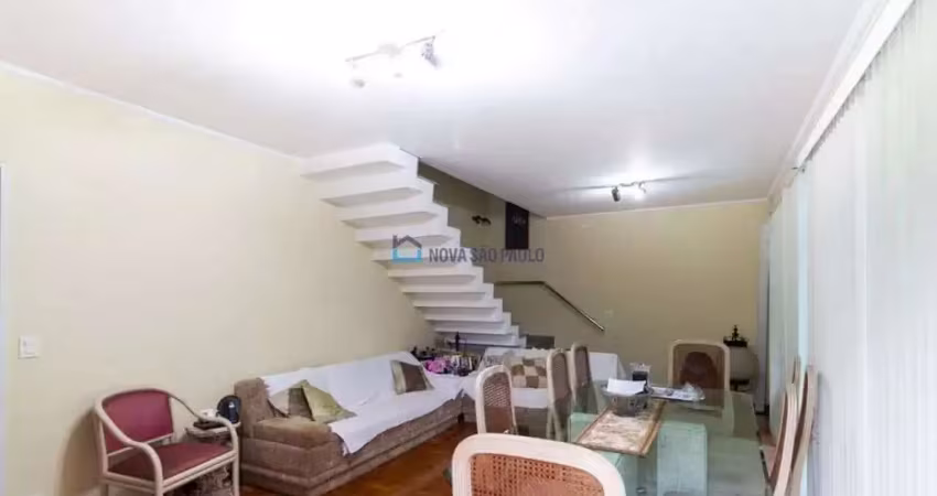 Casa para locação na indianópolis- com 03 quartos e 02 vagas