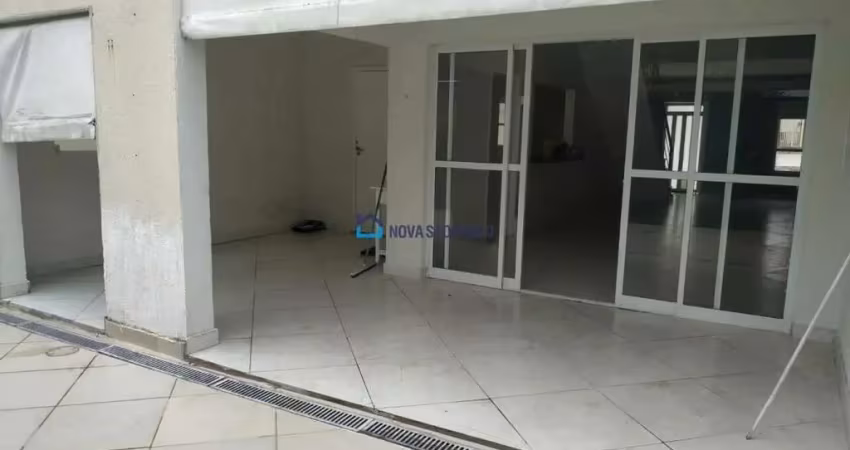 Casa de condomínio com 4 dormitórios, 2 suítes e 4 vagas de garagem