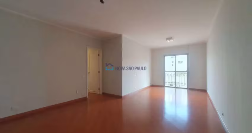 Apartamento com 3 quartos para alugar na Avenida Macuco, --, Indianópolis, São Paulo